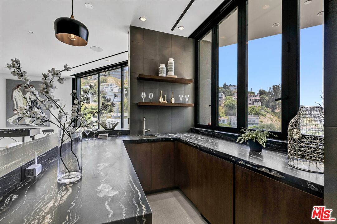Hollywood photo 47