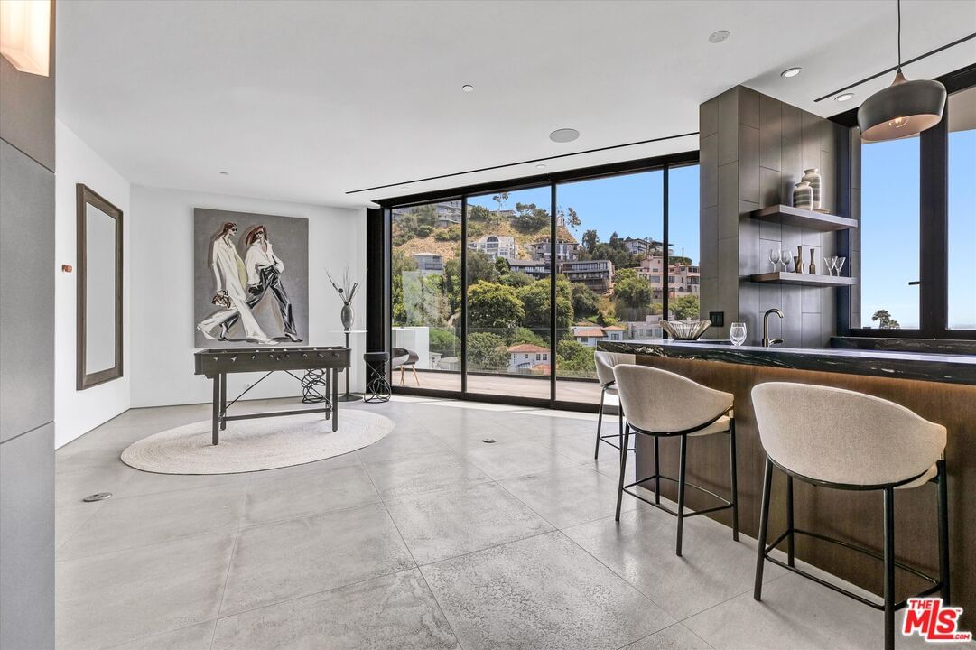 Hollywood photo 51