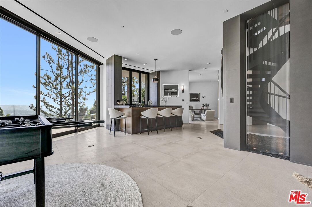 Hollywood photo 55
