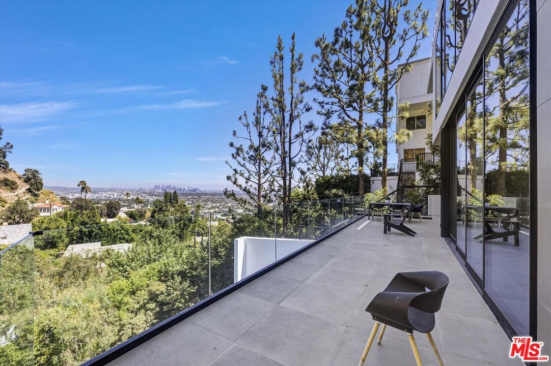 Hollywood photo 58