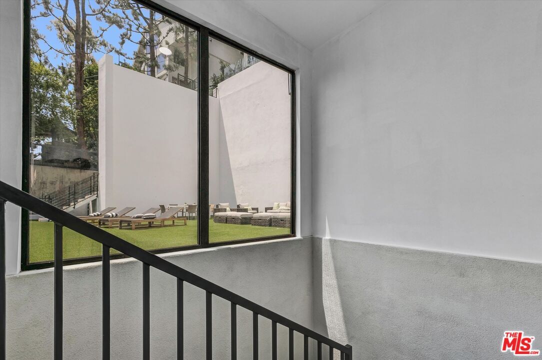 Hollywood photo 61