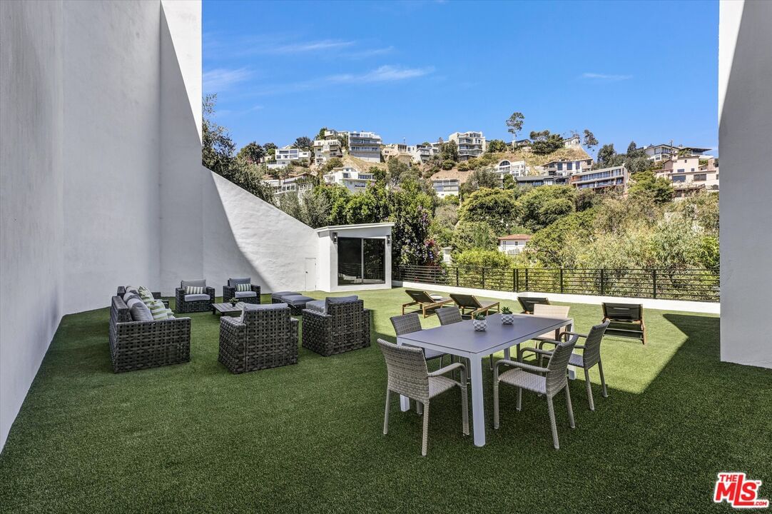 Hollywood photo 68