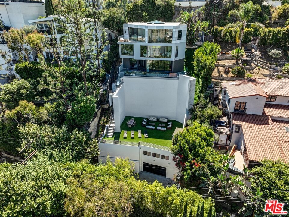 Hollywood photo 70