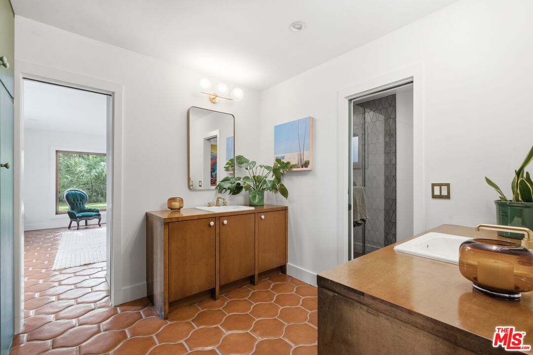 Mar Vista photo 16