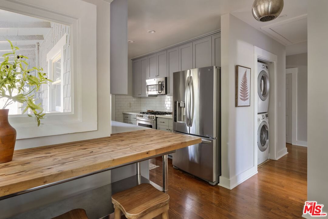 Orange Grove photo 12