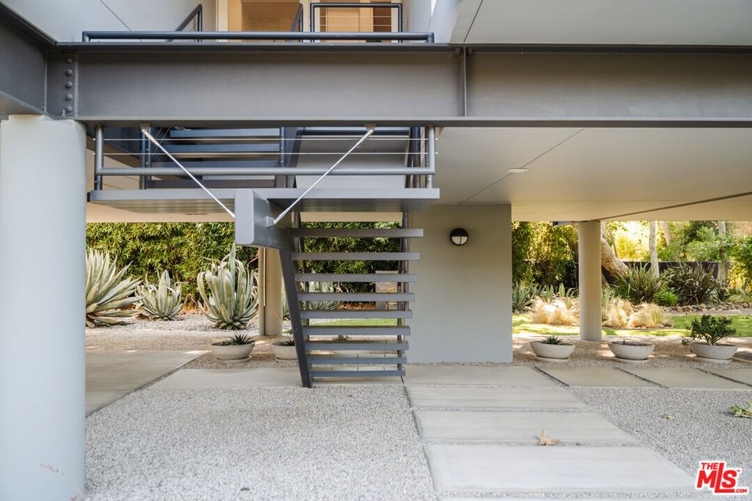 Mulholland photo 2