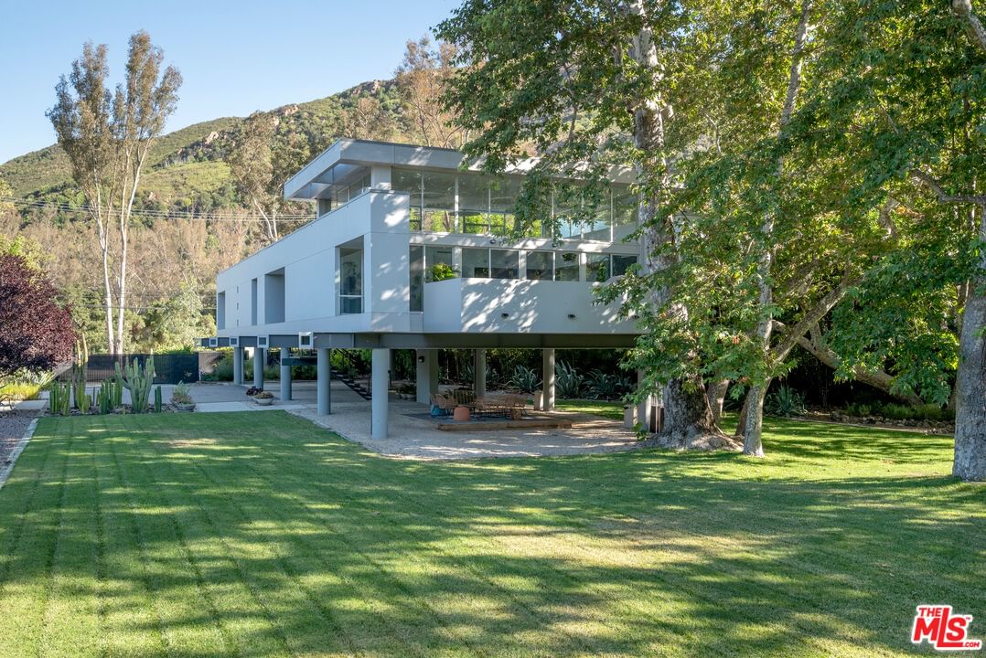 Mulholland photo 34
