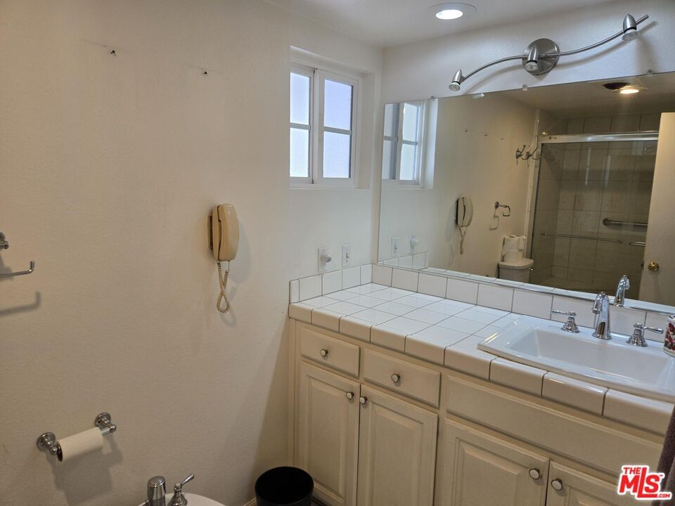 Hallwood photo 10