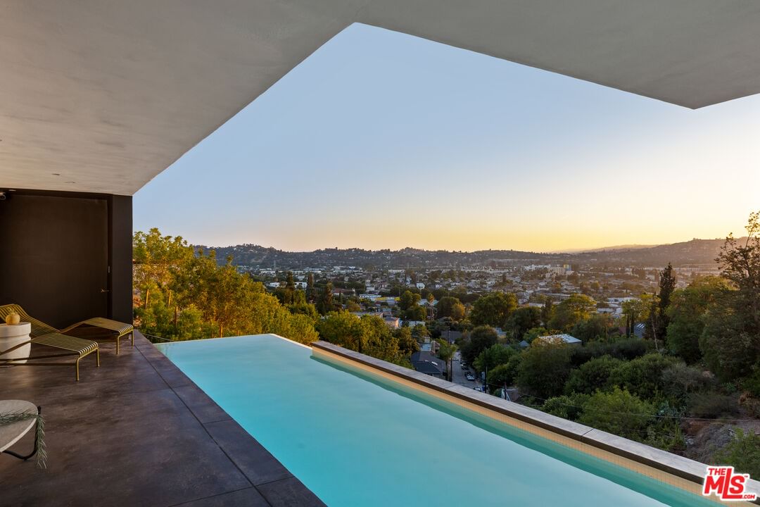 Kinney photo 5
