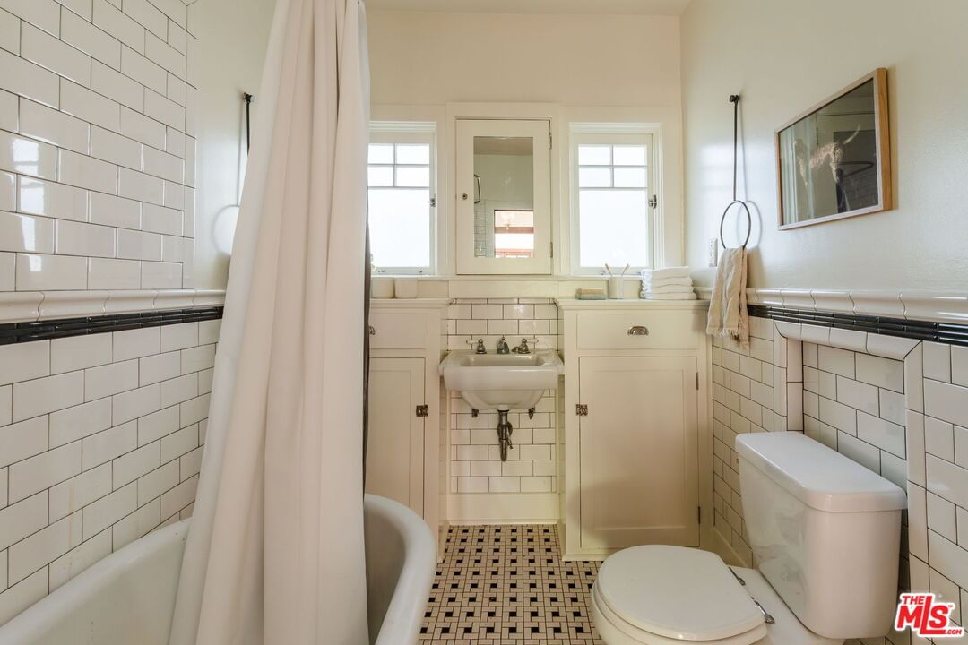 Avenue 52 photo 21