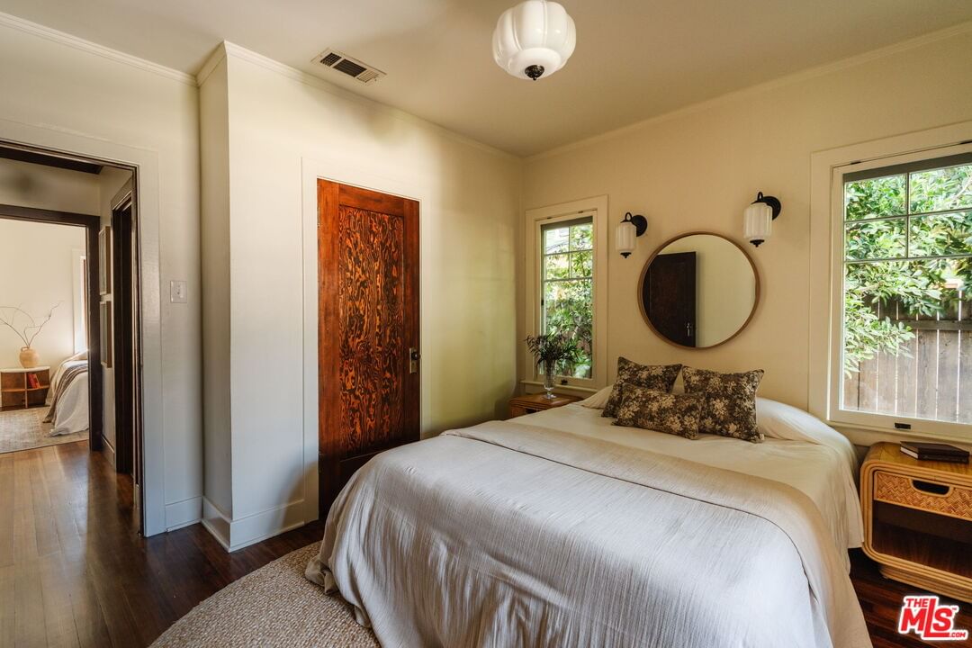 Avenue 52 photo 24