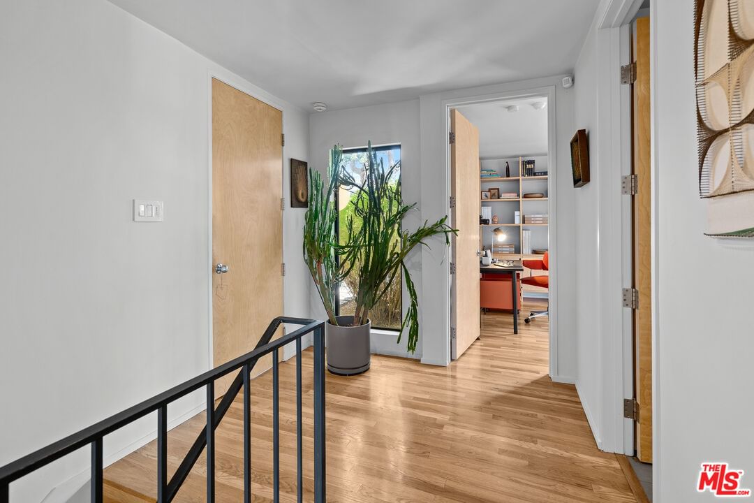 Verdugo View photo 16