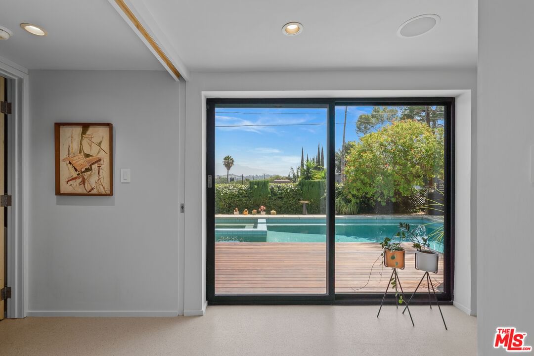 Verdugo View photo 25