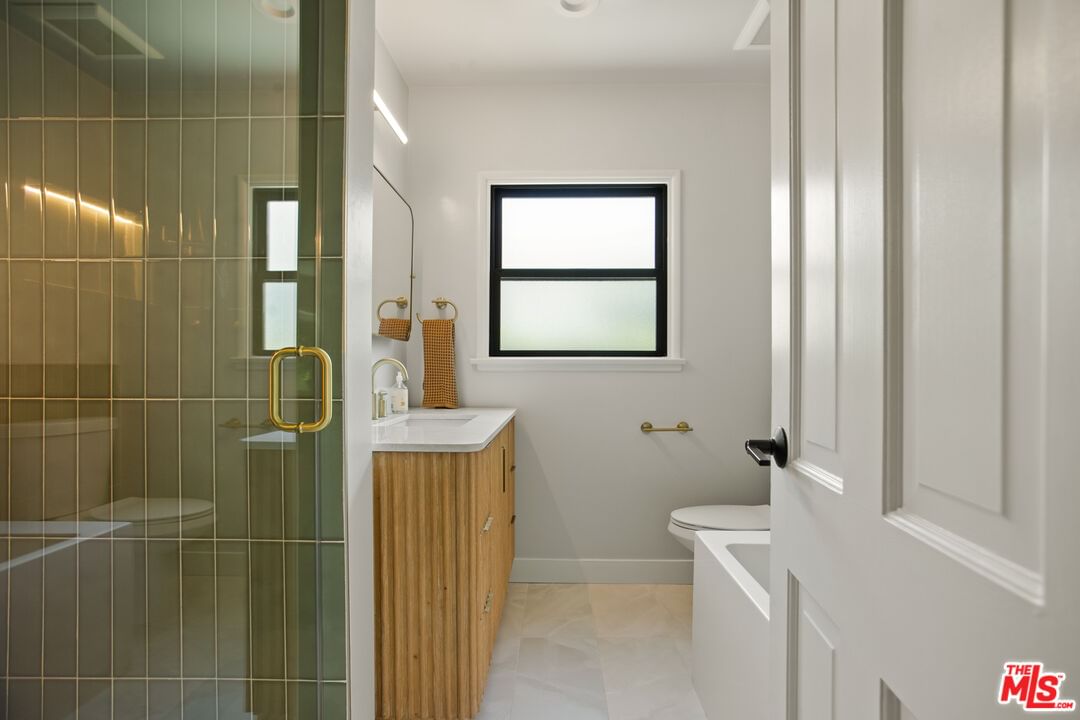 Woodcliff photo 36