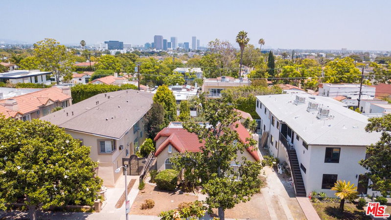 332 Doheny Dr