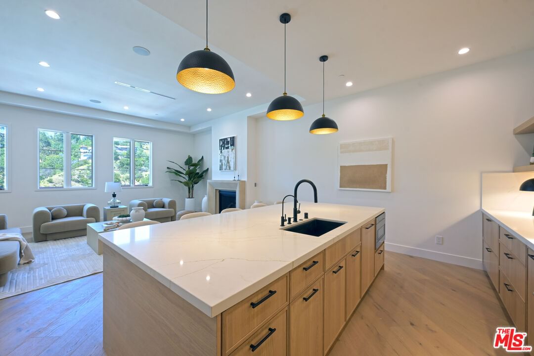 Hollyridge photo 14
