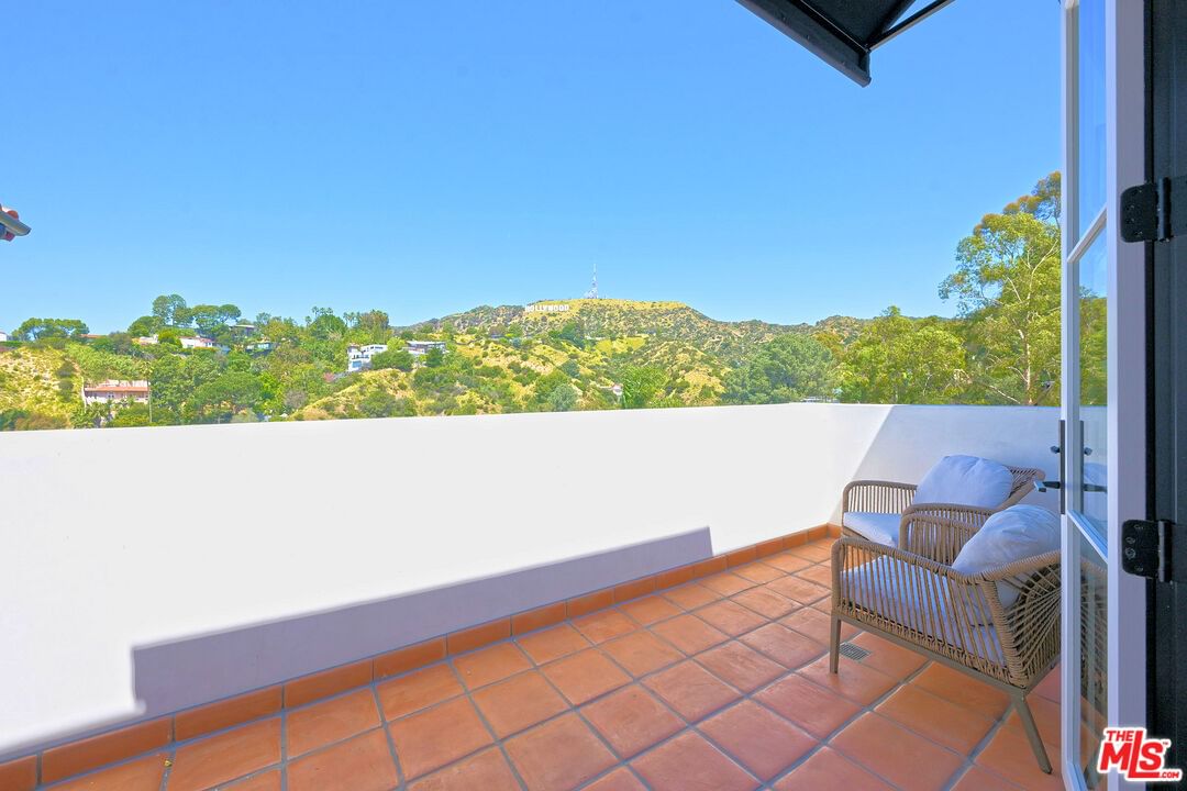 Hollyridge photo 29