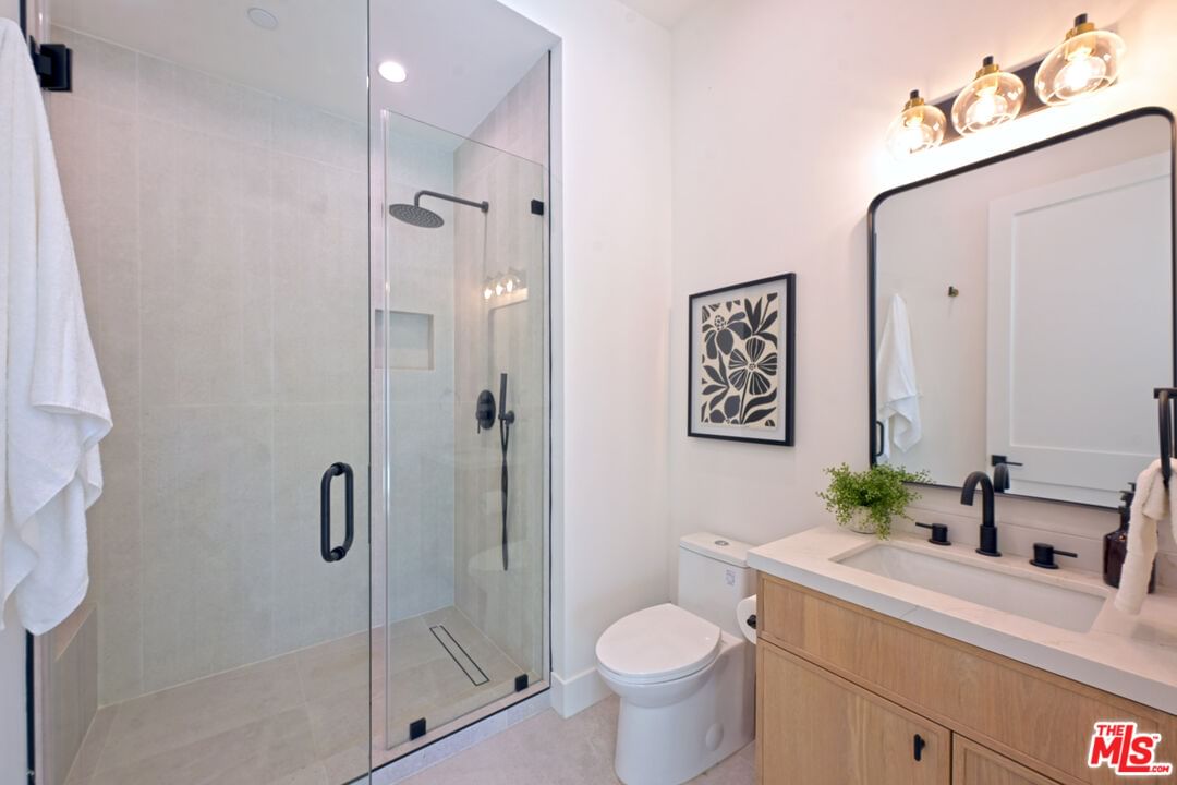 Hollyridge photo 39