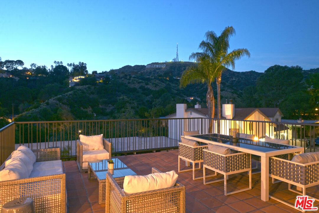 Hollyridge photo 44