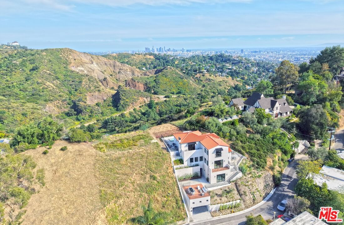 Hollyridge photo 45