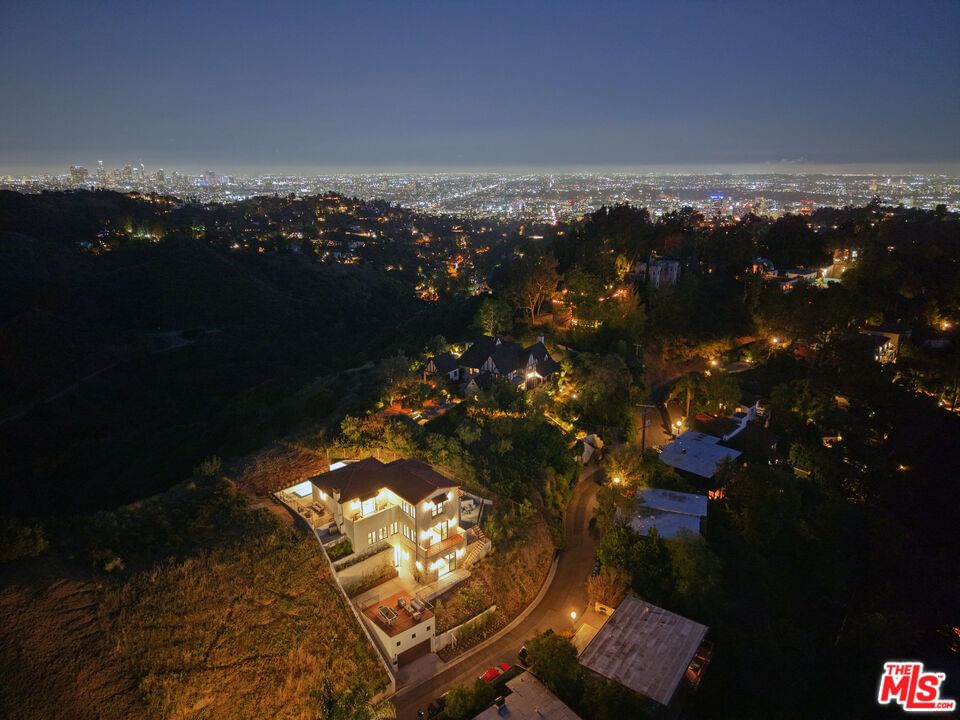 Hollyridge photo 46