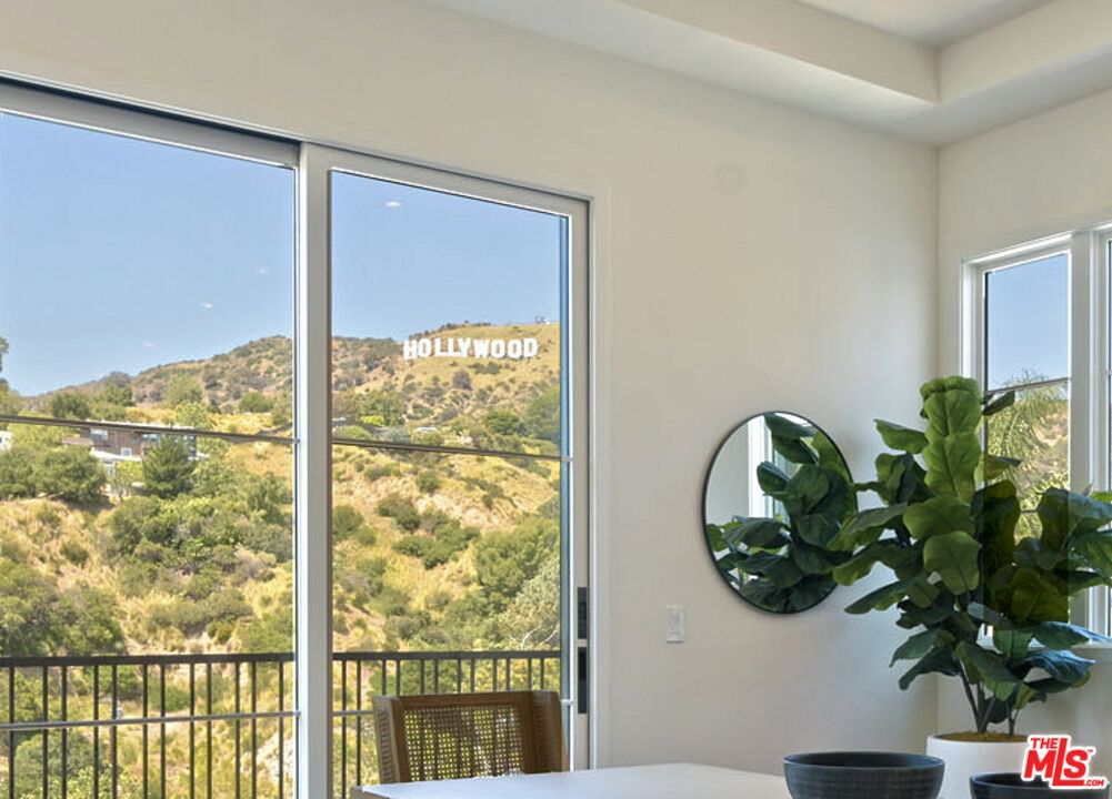 Hollyridge photo 7