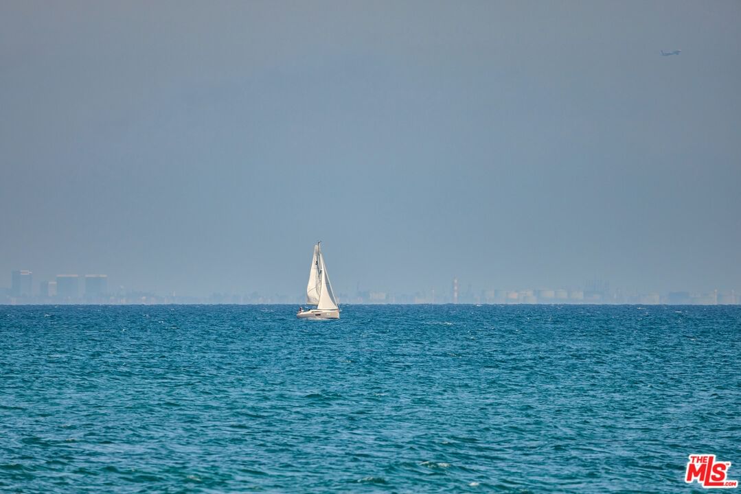Malibu photo 18
