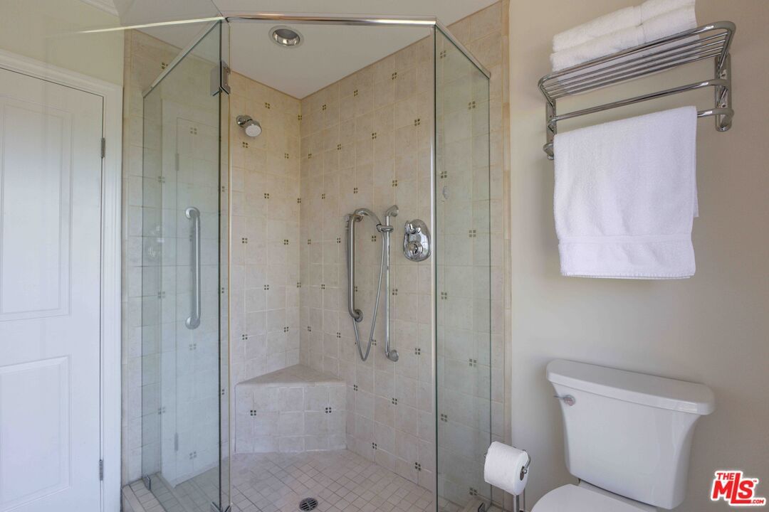 Kenilworth photo 42