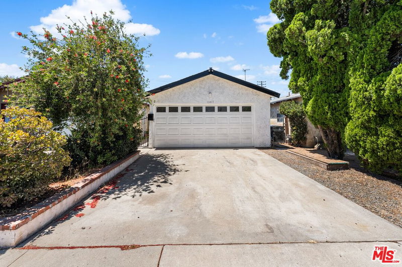 11477 Amboy Ave