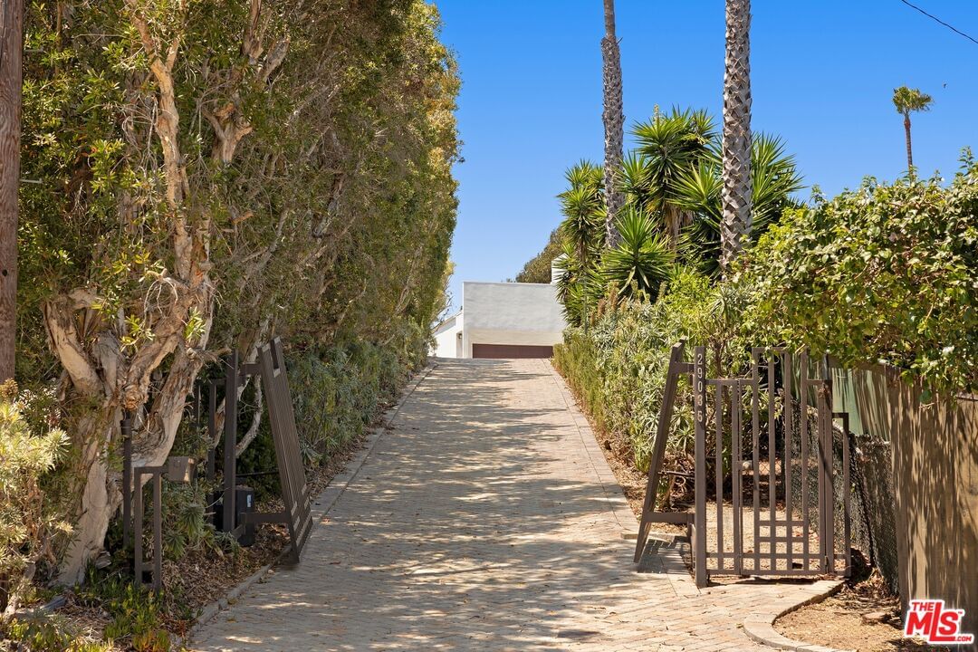 Cliffside photo 33
