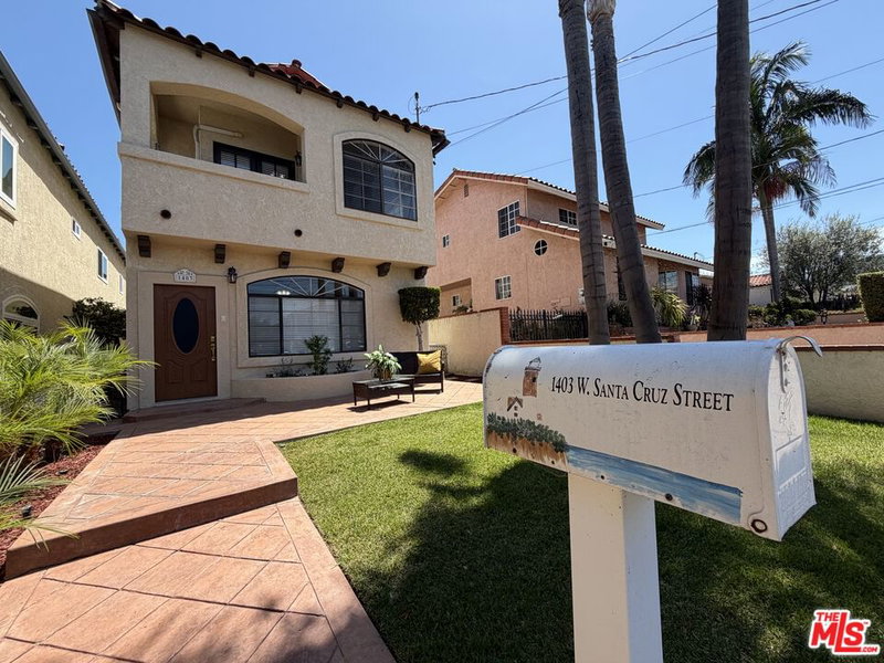 1403 Santa Cruz St