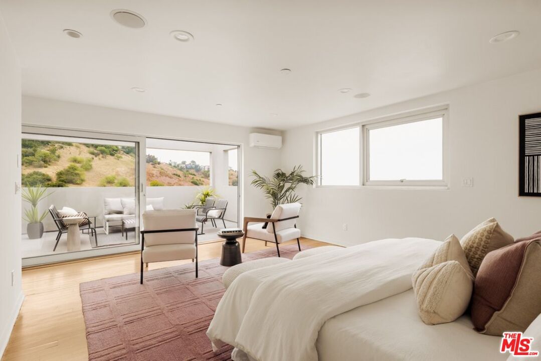Roseview photo 20