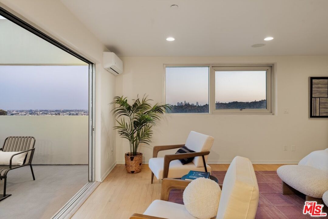 Roseview photo 22