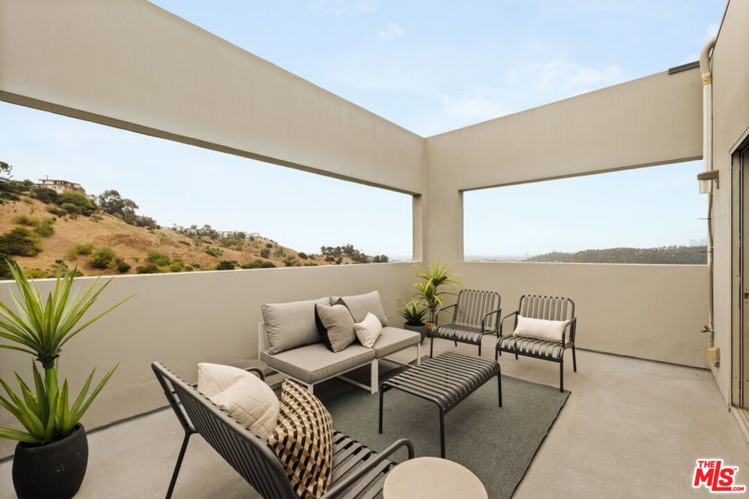 Roseview photo 24