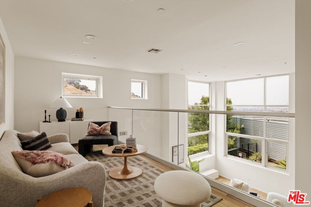 Roseview photo 29