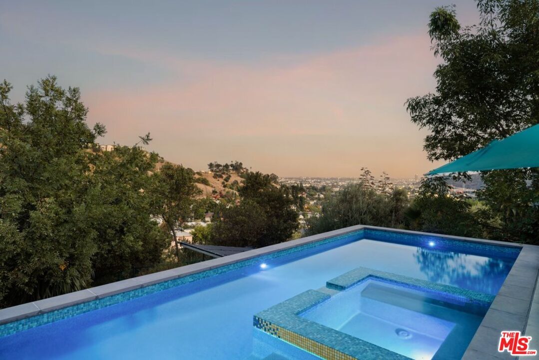 Roseview photo 5