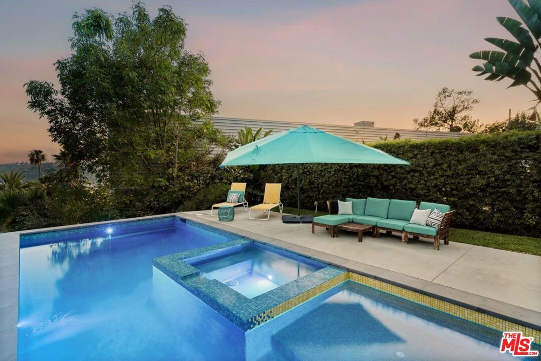 Roseview photo 6