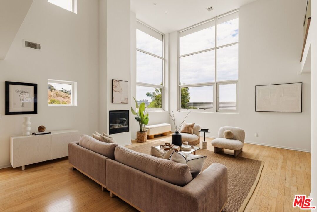 Roseview photo 9