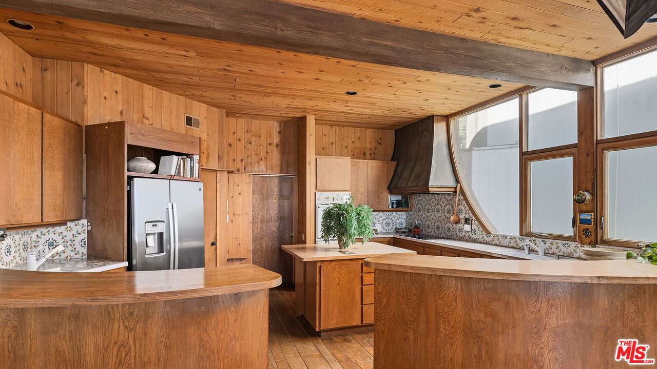 Malibu Cove Colony photo 13