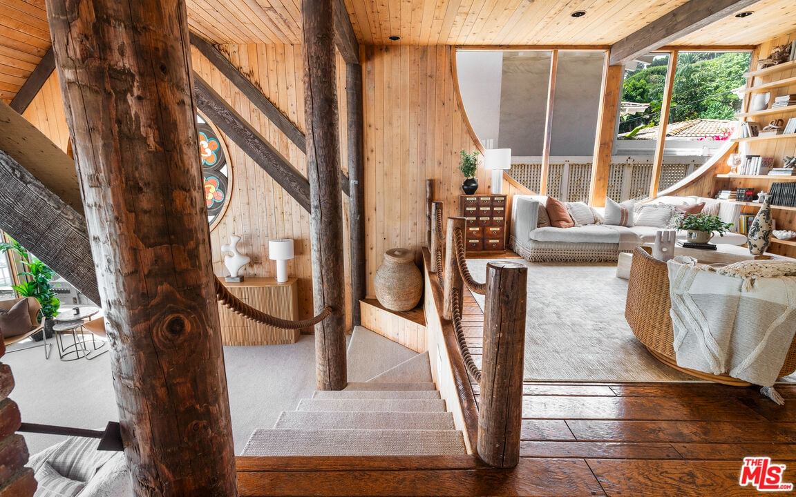 Malibu Cove Colony photo 17