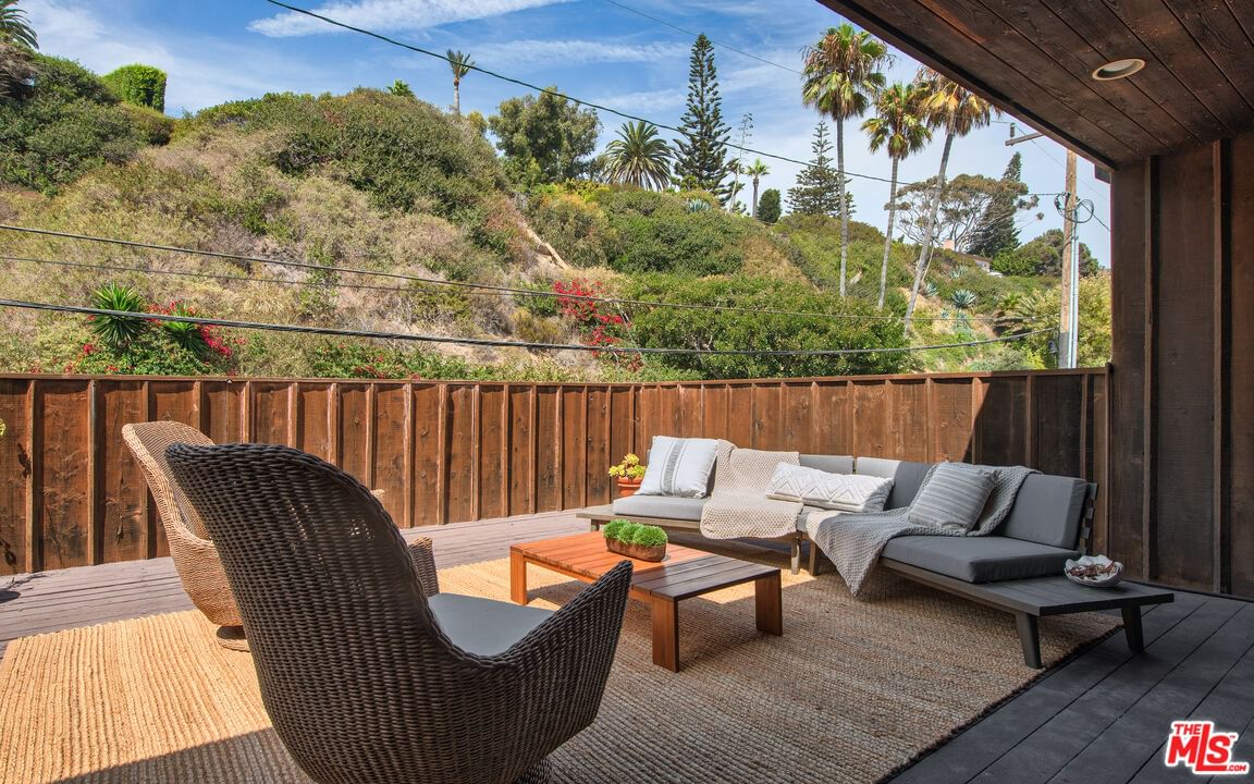 Malibu Cove Colony photo 31