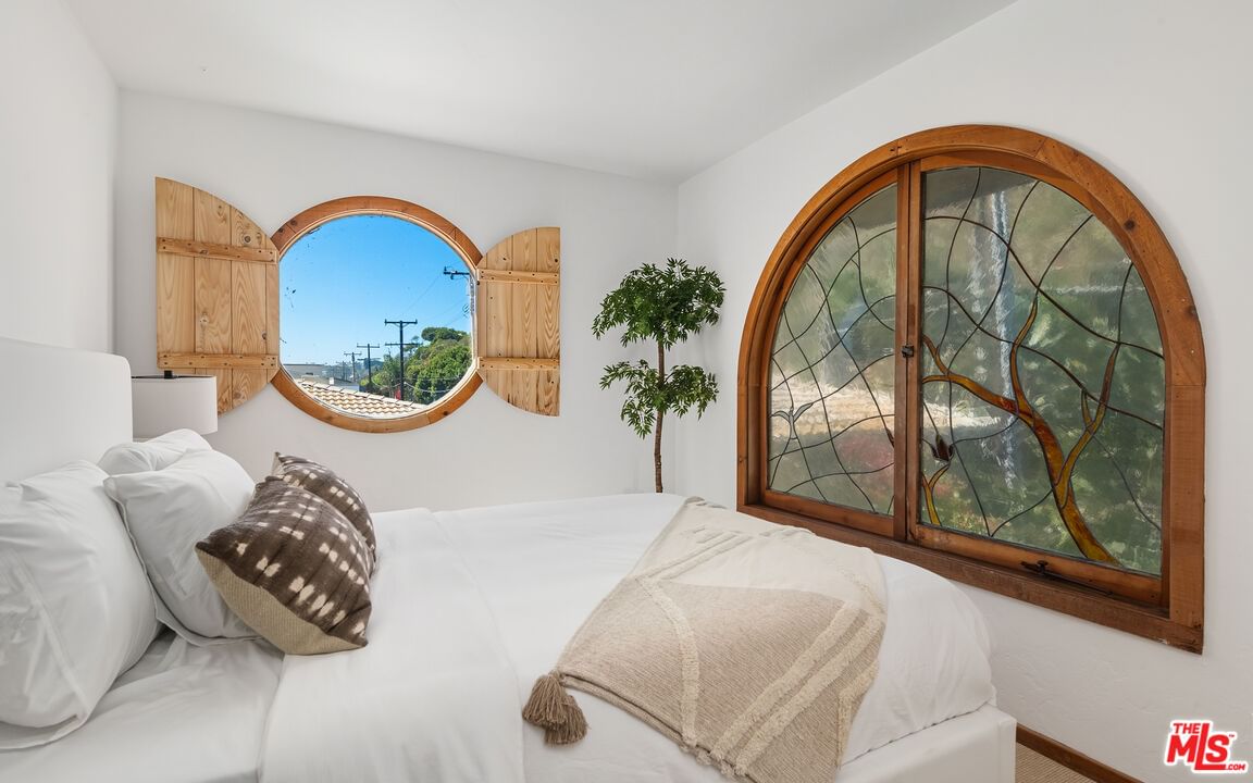 Malibu Cove Colony photo 33