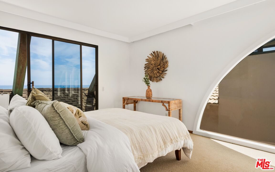Malibu Cove Colony photo 38