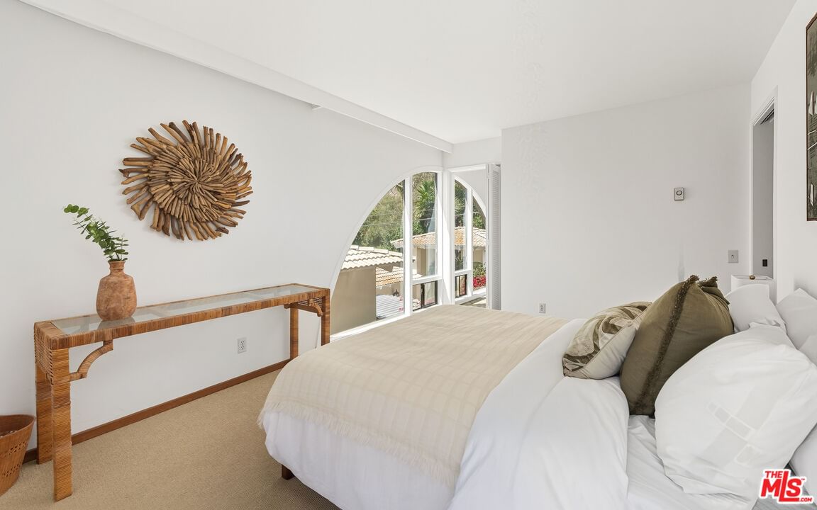 Malibu Cove Colony photo 39