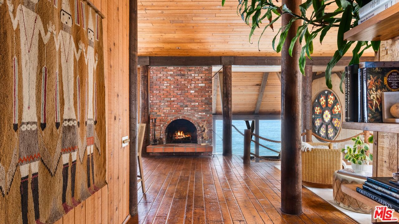 Malibu Cove Colony photo 9