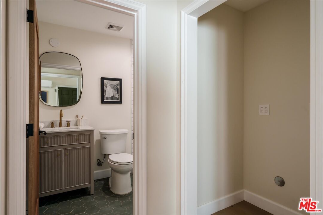 Benton photo 68
