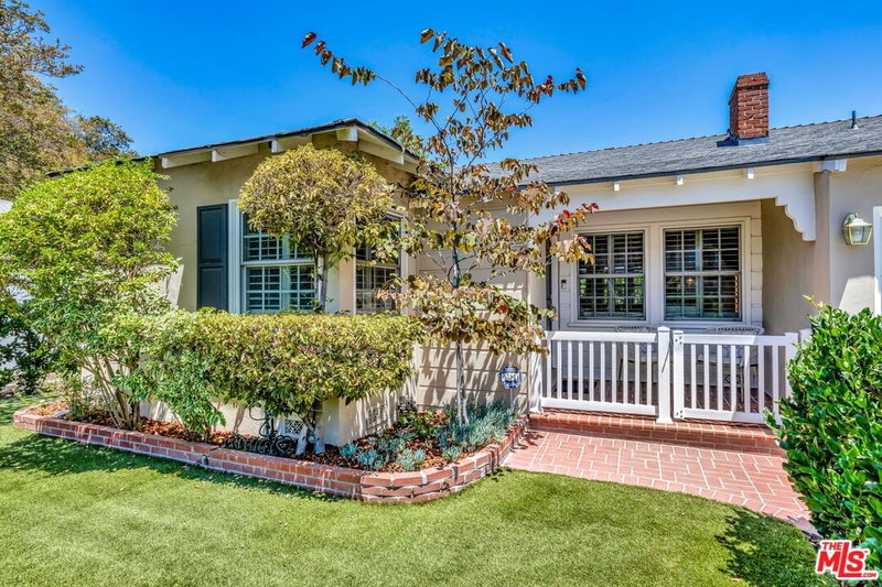 10257 Camarillo St