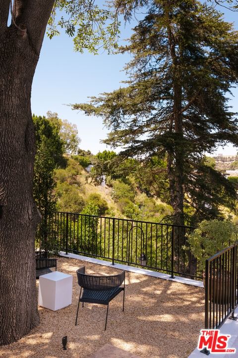 Crescent Heights photo 19