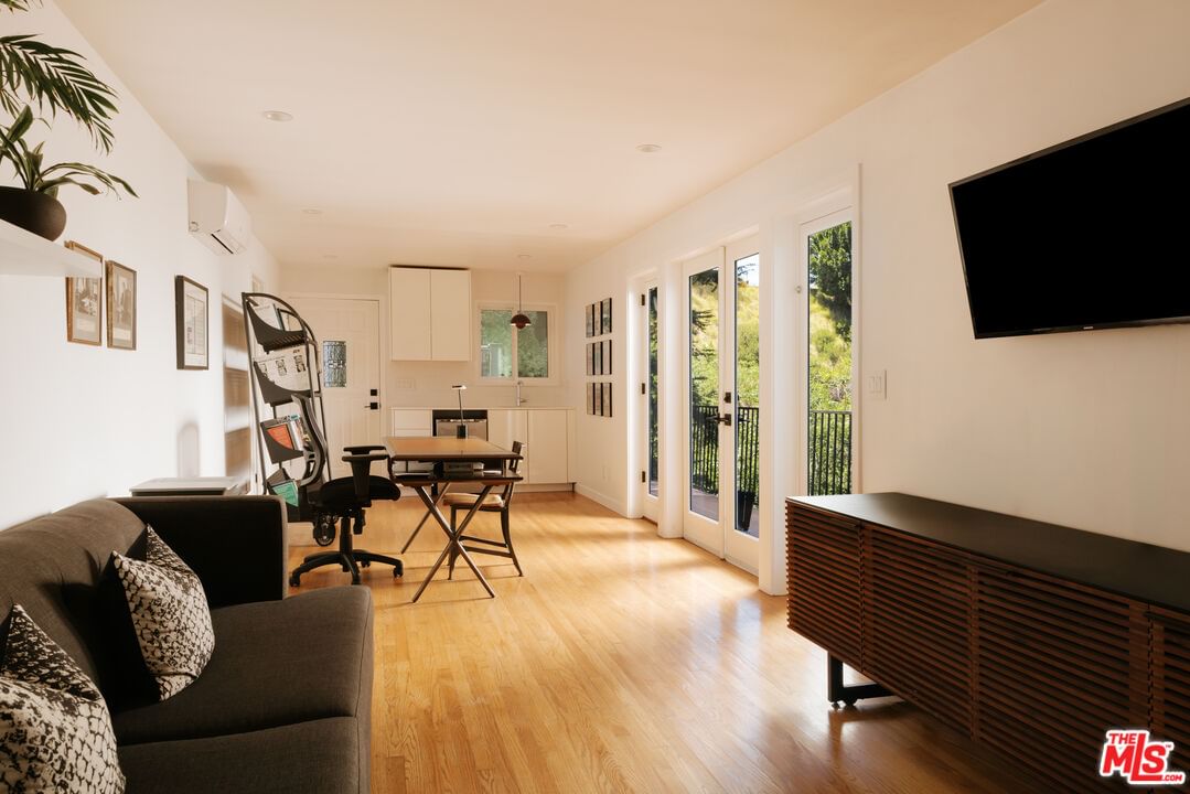 Crescent Heights photo 20