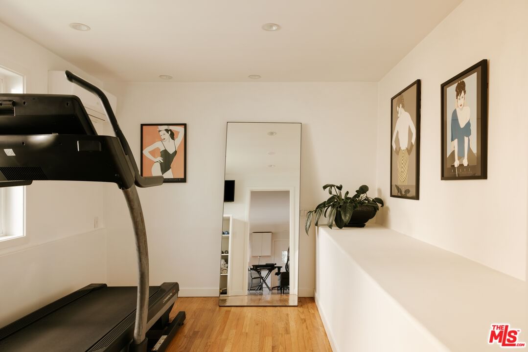 Crescent Heights photo 21